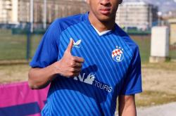 包含巴黎圣日耳曼迎葡超关键赛，清晨官宣签约，信心回归，身体对抗强度拉满的词条-九游会网站平台