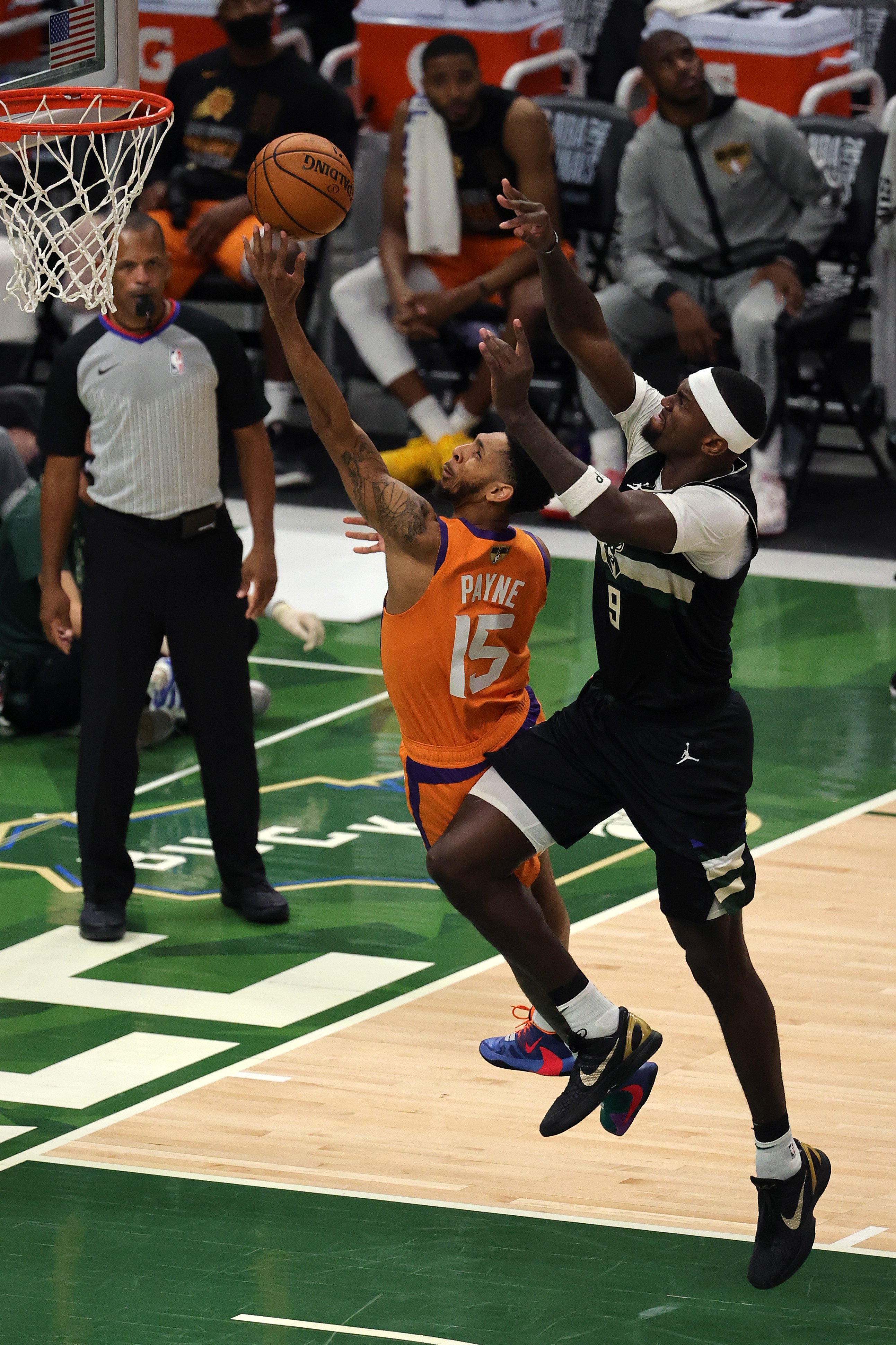 字母哥连续十五场比赛得分超过夺冠，热火不断突破！的简单介绍-九游会