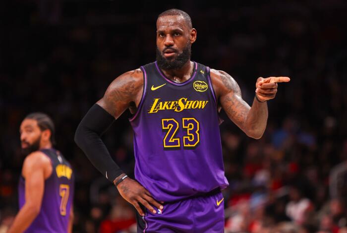 包含詹姆斯连续十场比赛得分超过表现优异，公牛不断突破！的词条-九游会